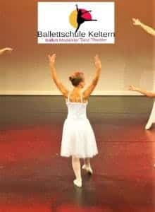 Schulauffuehrung_Ballettschule_Keltern_220x300_932598_1647506819_14413