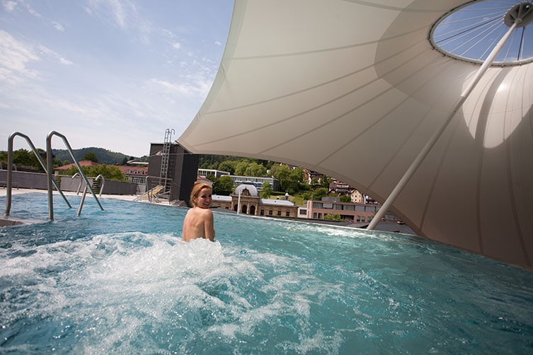 Heilendes Wasser: Entspannen in den Thermen im Schwarzwald