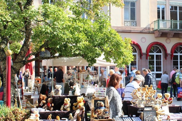 Wildbader Frühling - Antik- und Trödelmarkt in der Innenstadt