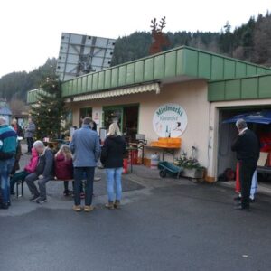 Treff am Feuer beim Minimarkt Kleinenzhof