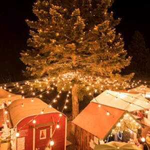 Weihnachtsmarkt unterm Lichterzelt