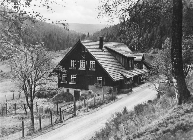 Zu den Forsthäusern auf dem Kaltenbronn