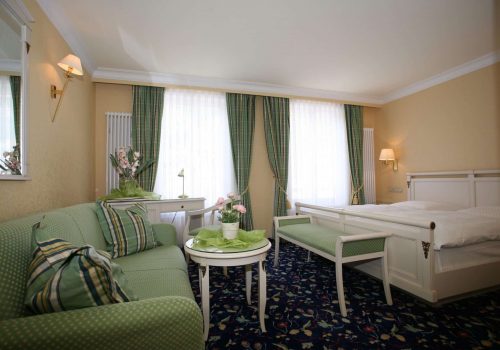 Wellnesshotel Moknis im Schwarzwald das Doppelzimmer Luxus Rossini Bad Wildbad im Wellnesshotel