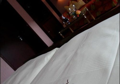 Wellnesshotel Moknis im Schwarzwald das Doppelzimmer Badhotel Economy in Bad WildbadBett